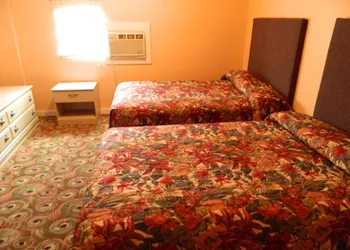 Tropizar Motel hotel thumbnail 3