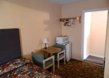 Tropizar Motel hotel thumbnail 4