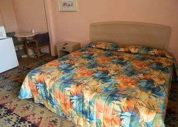 Tropizar Motel hotel thumbnail 6