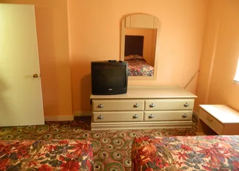 Tropizar Motel hotel thumbnail 8
