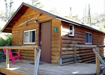 Creekside Lodge at Yellowstone hotel thumbnail 3