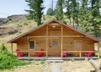 Creekside Lodge at Yellowstone hotel thumbnail 6