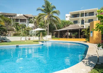 Manta Raya Hotel hotel thumbnail 5