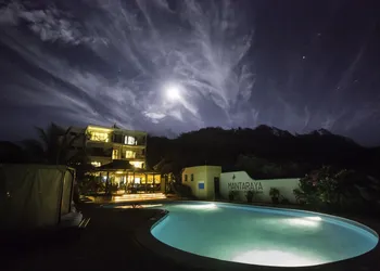 Manta Raya Hotel hotel thumbnail 8
