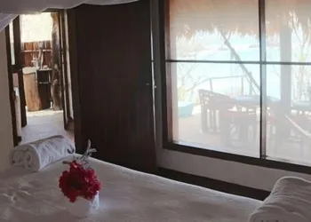 Bahía de la Luna hotel thumbnail 3