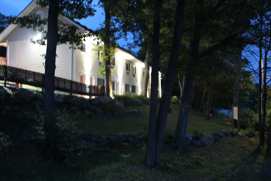 Crestwood Inn hotel detail image 2