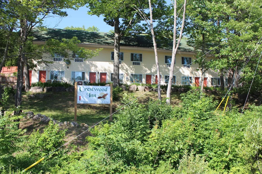 Crestwood Inn hotel detail image 6