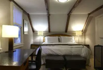 Mooncussers Tavern and Inn hotel thumbnail 5