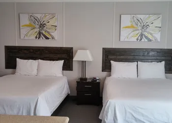 Interlake Motel hotel thumbnail 3