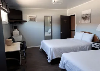 Interlake Motel hotel thumbnail 6