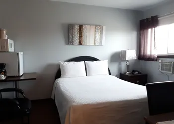 Interlake Motel hotel thumbnail 7
