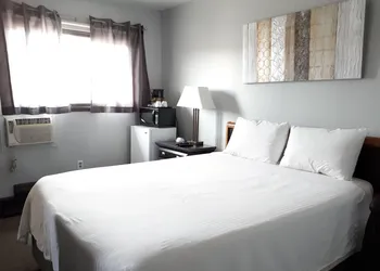 Interlake Motel hotel thumbnail 8