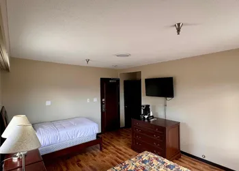 Desert Arms Hotel hotel thumbnail 3