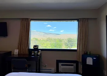 Desert Arms Hotel hotel thumbnail 7