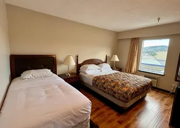 Desert Arms Hotel hotel thumbnail 8