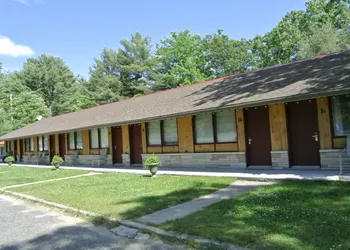 Gold Pine Inn Motel hotel thumbnail 3