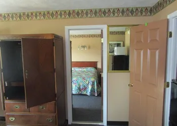 K-River Motel & Campground hotel thumbnail 4
