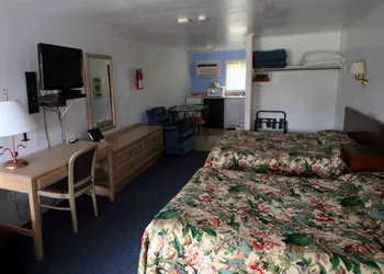 Cabin City Motel hotel thumbnail 4