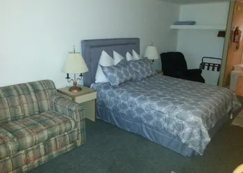 Cabin City Motel hotel thumbnail 6