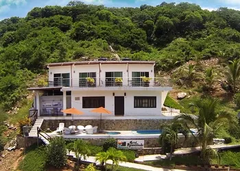 Hotel Acantilado hotel thumbnail 2