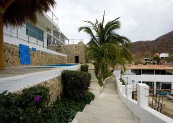 Hotel Acantilado hotel thumbnail 4
