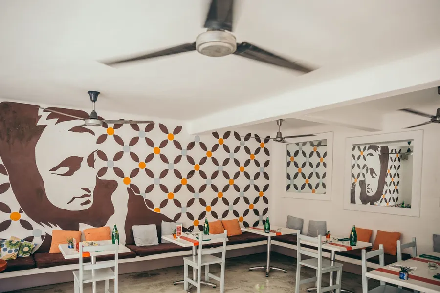 Teetotum Hotel Restaurant Lounge hotel detail image 6
