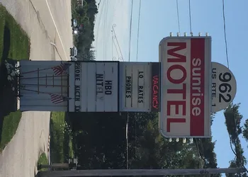 Sunrise Motel hotel thumbnail 5