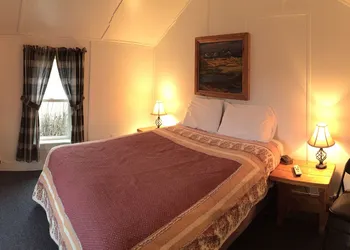 Whistling Swan Motel hotel thumbnail 5