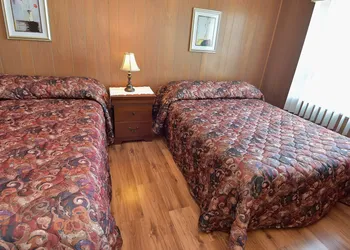 Motels Chalets Flots-Bleus hotel thumbnail 2