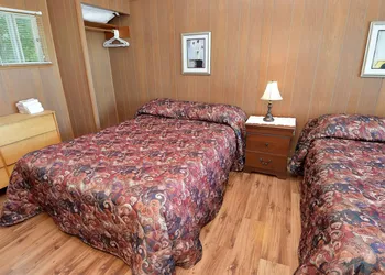 Motels Chalets Flots-Bleus hotel thumbnail 4