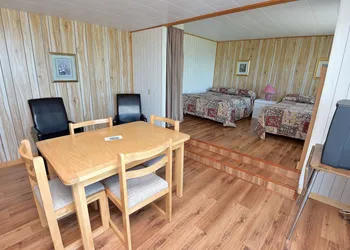 Motels Chalets Flots-Bleus hotel thumbnail 7