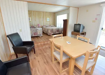 Motels Chalets Flots-Bleus hotel thumbnail 8