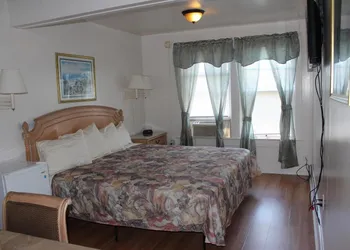 Surf Villa Hotel hotel thumbnail 8