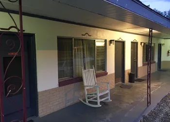 Cadillac Motel Fanning Springs hotel thumbnail 6