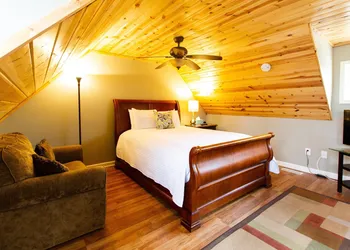 The Dahlonega Square Hotel hotel thumbnail 7
