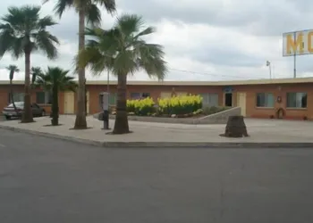 Village Inn hotel thumbnail 4