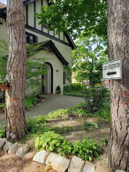 Ivy Manor Inn Village Center hotel detail image 2