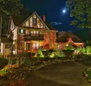 Ivy Manor Inn Village Center hotel detail image 4