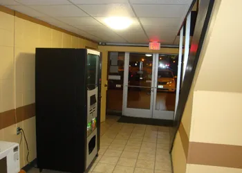 Economy Inn hotel thumbnail 6