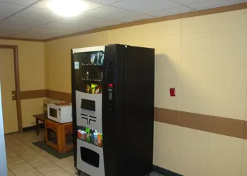 Economy Inn hotel thumbnail 7