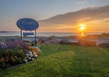 Atlantis Oceanfront Inn hotel thumbnail 2