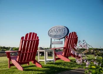 Atlantis Oceanfront Inn hotel thumbnail 4