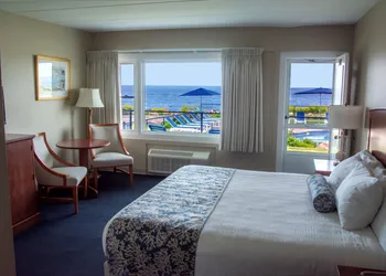 Atlantis Oceanfront Inn hotel thumbnail 7