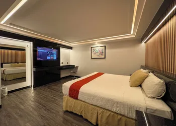 Hotel Montreal hotel thumbnail 3