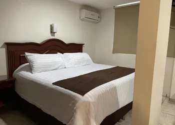 Hotel Latino hotel thumbnail 6
