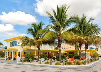 Sunset Inn & Cabanas hotel thumbnail 2