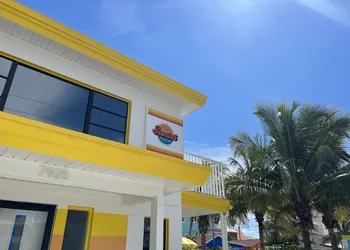 Sunset Inn & Cabanas hotel thumbnail 3