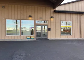 Life Northwest RV sites and Lodging hotel thumbnail 3