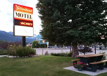 Yellowhead Motel hotel thumbnail 4