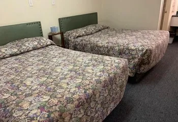 Grey Goose Motel hotel thumbnail 2